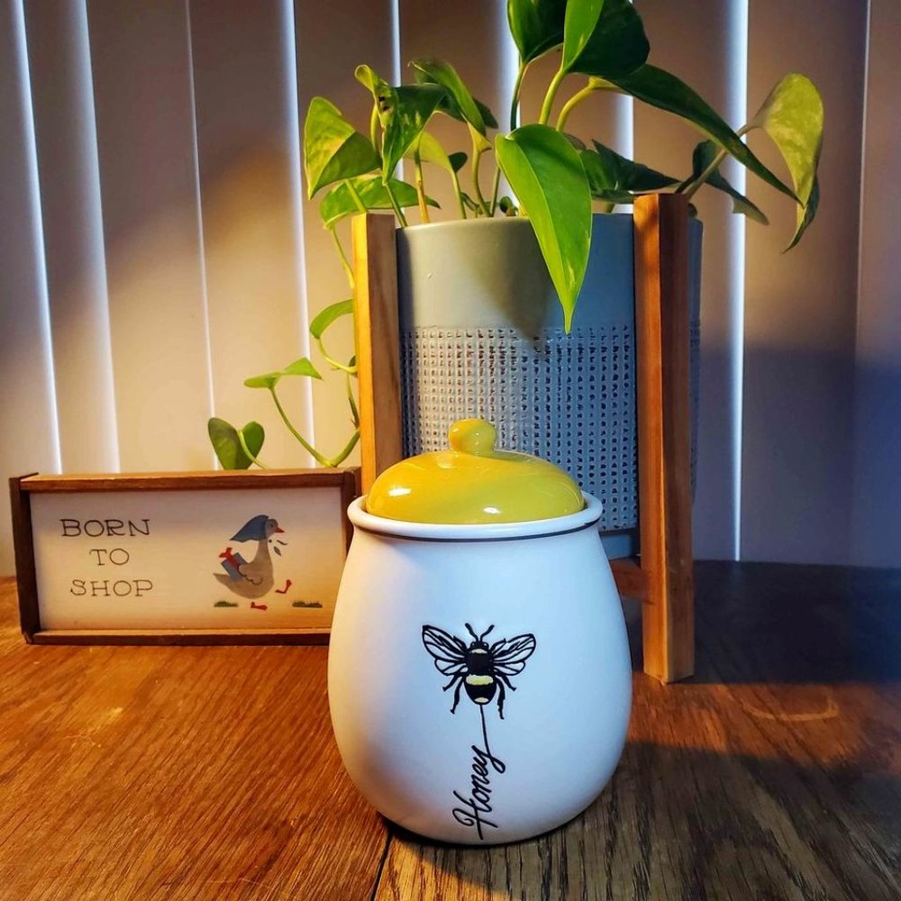 Bumble Bee Honey Pot Jar Ceramic Spectrum Designz Gold Black Bee 5 1/2 in Tall